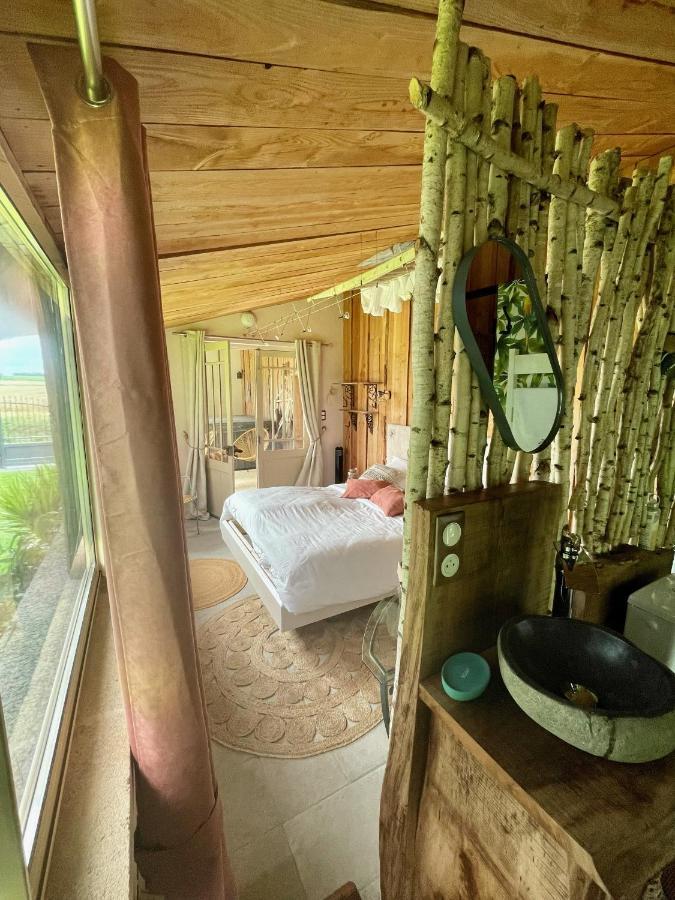 Le P'Tit Nid De Gabriel Bed & Breakfast Les Touches-de-Perigny Bagian luar foto